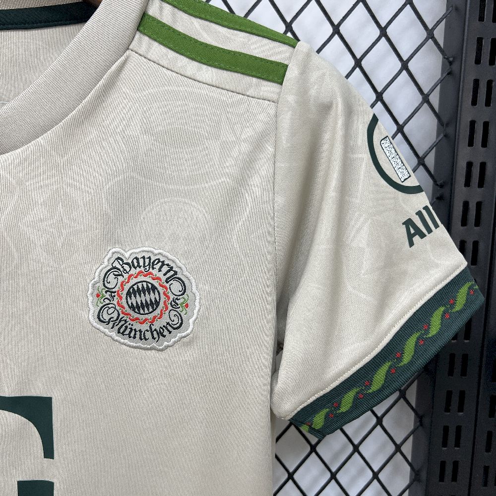 Kids Bayern Munich 2025/26 Oktoberfest Kit - Image 5