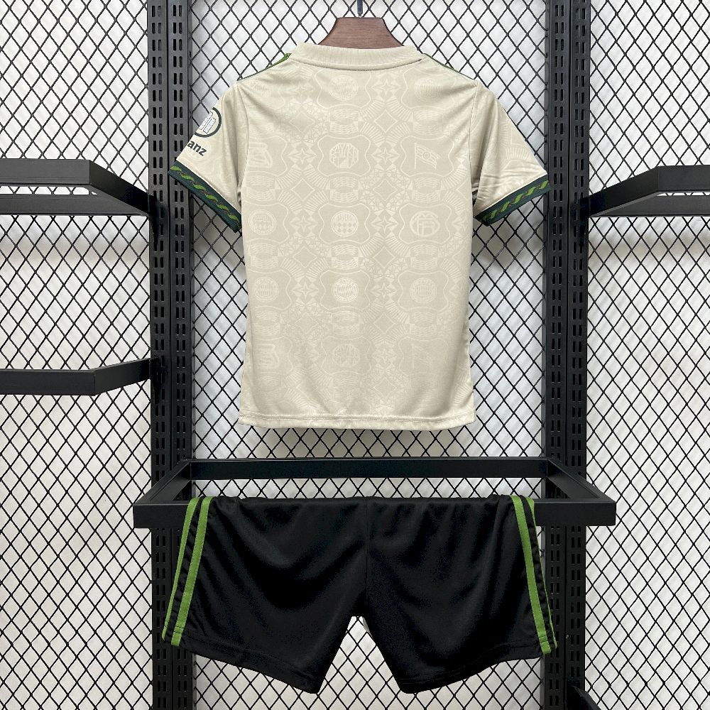 Kids Bayern Munich 2025/26 Oktoberfest Kit - Image 10