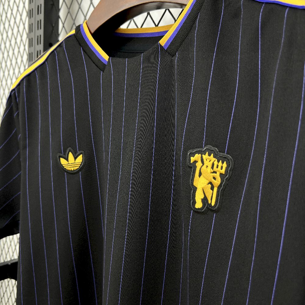 Mens Manchester United 2025/26 Terrace Icons Jersey - Image 6