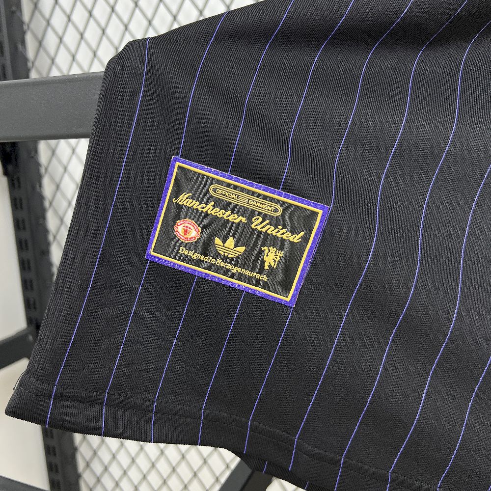 Mens Manchester United 2025/26 Terrace Icons Jersey - Image 9