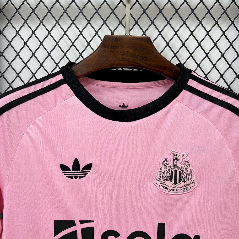 Mens Newcastle United 2025/26 Goalkeeper Jersey - Image 7