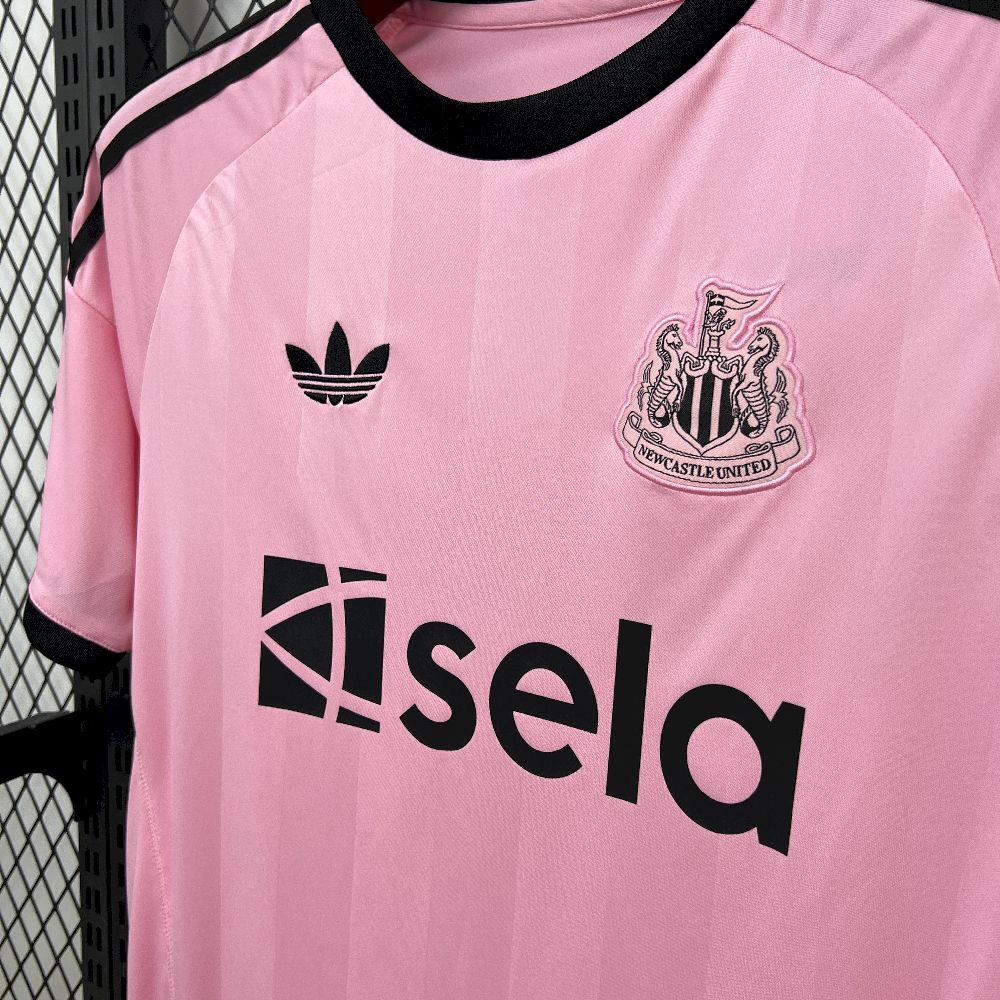 Mens Newcastle United 2025/26 Goalkeeper Jersey - Image 6