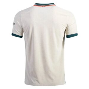 Vue alternative de Retro Liverpool 2021/22 Away Jersey