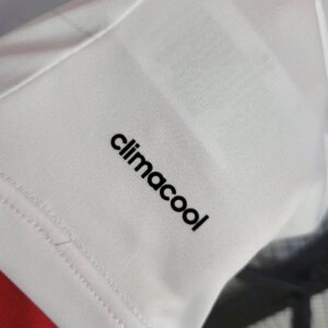 8d21d73f0f6e9e3f2e1c7377e048243c