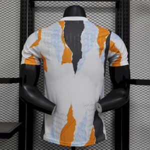 Alternative Ansicht von Mens Real Madrid 2024/25 Pre-Match Jersey Player Version