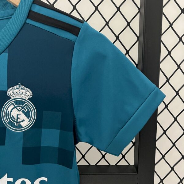 Real Madrid 2017/18 Third Kids Retro Jersey And Shorts - Image 8