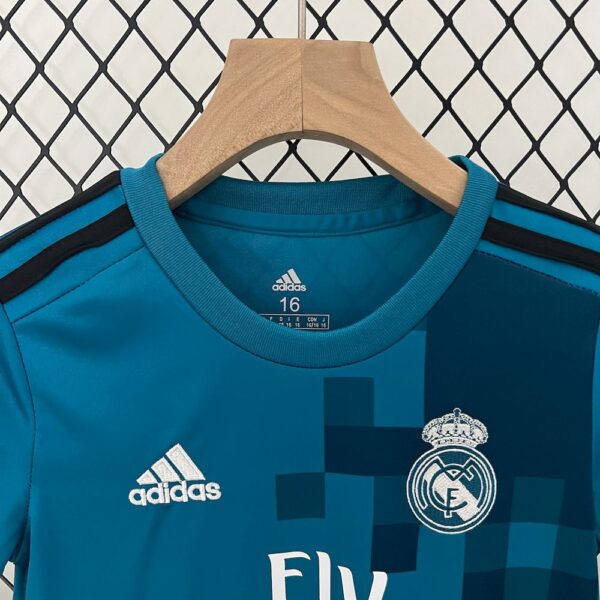 Real Madrid 2017/18 Third Kids Retro Jersey And Shorts - Image 6