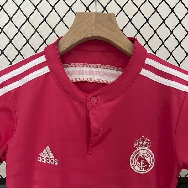 Real Madrid 2014/15 Away Kids Retro Jersey And Shorts - Image 3
