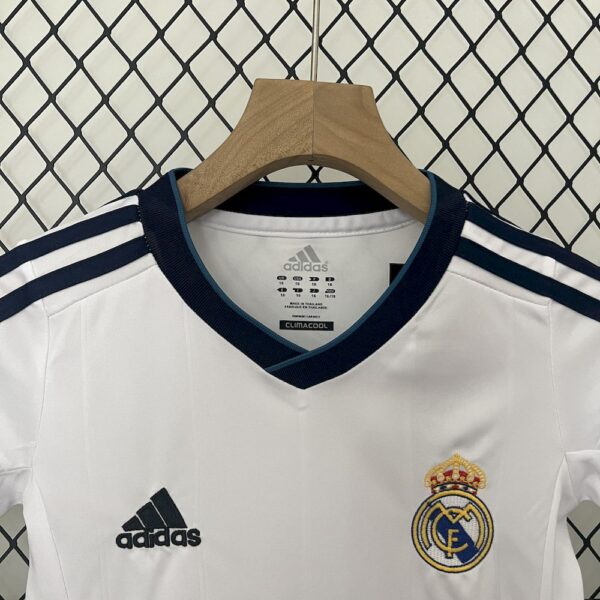 Real Madrid 2012/13 Home Kids Retro Jersey And Shorts - Image 7