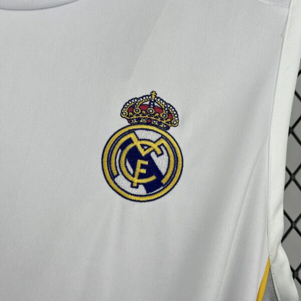 Real Madrid 2025/26 White Jersey - Image 6