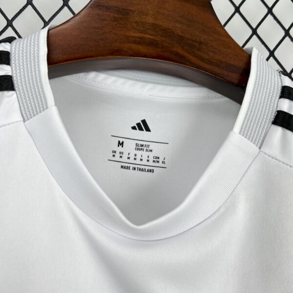 Real Madrid 2025/26 White Jersey - Image 3