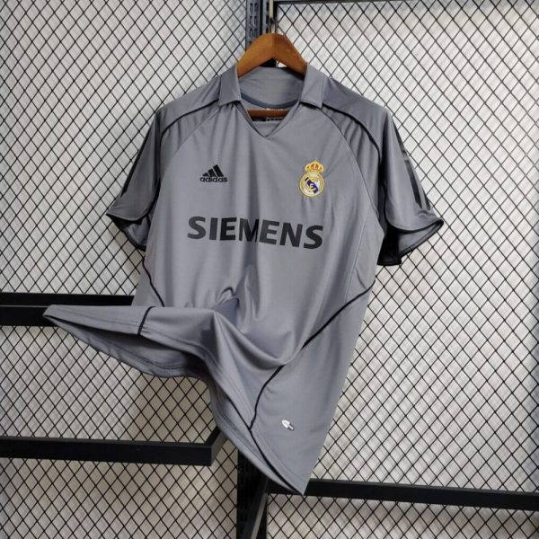Real Madrid 2005/06 Third Retro Jersey