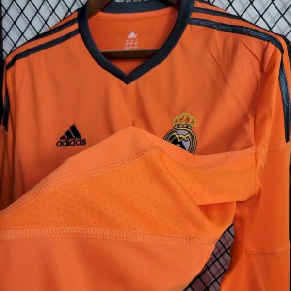 Real Madrid 2013/14 Third Long Sleeves Retro Jersey - Image 4