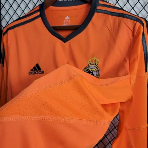 Real Madrid 2013/14 Third Long Sleeves Retro Jersey - Image 4