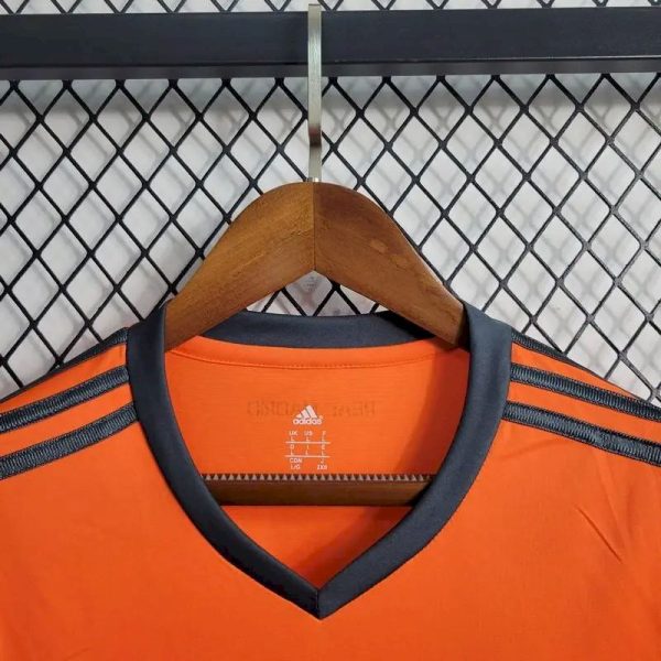 Real Madrid 2013/14 Third Long Sleeves Retro Jersey - Image 6