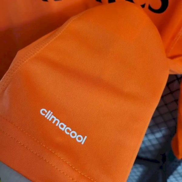 Real Madrid 2013/14 Third Long Sleeves Retro Jersey - Image 7