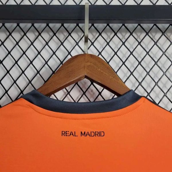 Real Madrid 2013/14 Third Long Sleeves Retro Jersey - Image 8