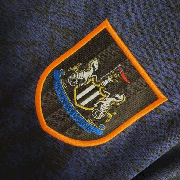 Newcastle United 1997/98 Away Retro Jersey - Image 4