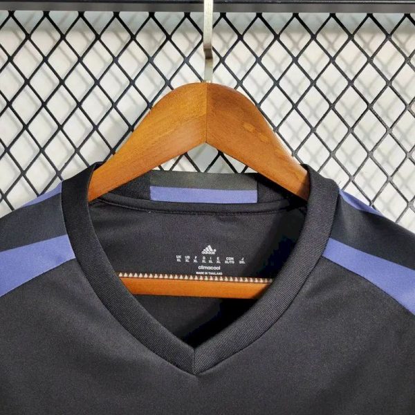 Real Madrid 2016/17 Third Retro Jersey - Image 4