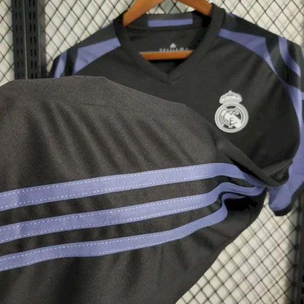 Real Madrid 2016/17 Third Retro Jersey - Image 10