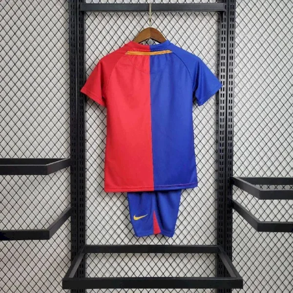 Barcelona 2008/09 Home Kids Kit - Image 8