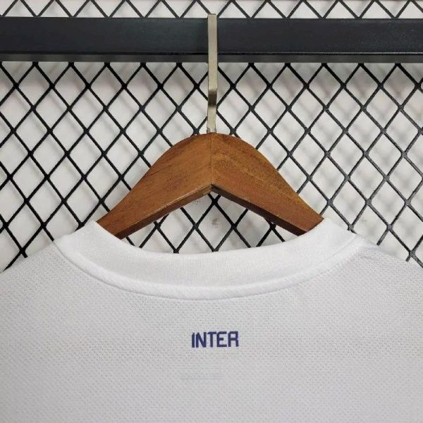 Inter Milan 2010/11 Away Retro Jersey - Image 5