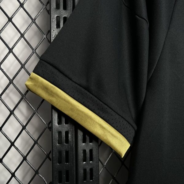 Juventus 2015/16 Third Retro Jersey - Image 5