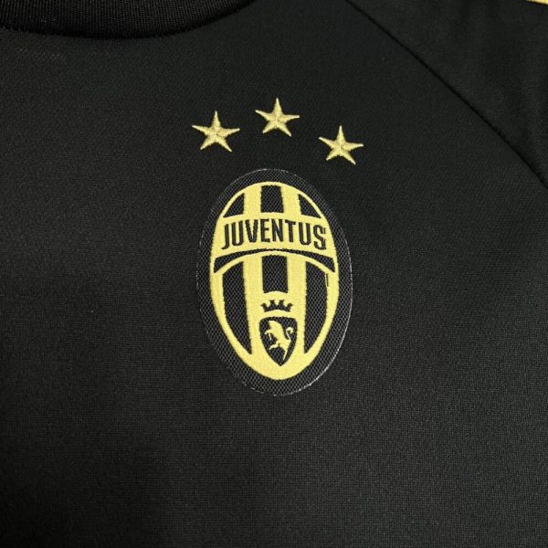 Juventus 2015/16 Third Retro Jersey - Image 3