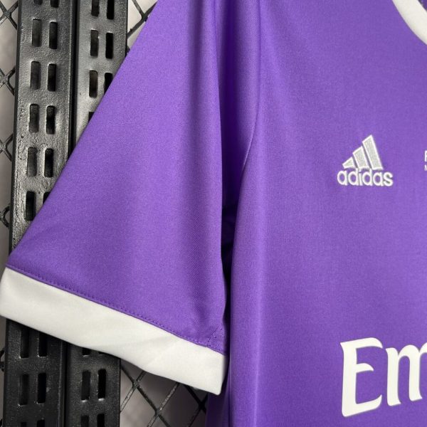 Real Madrid 2016/17 Away Ucl Retro Jersey - Image 6