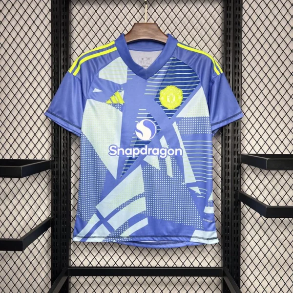 Manchester United 2024/25 Goalkeeper Jersey - Image 4