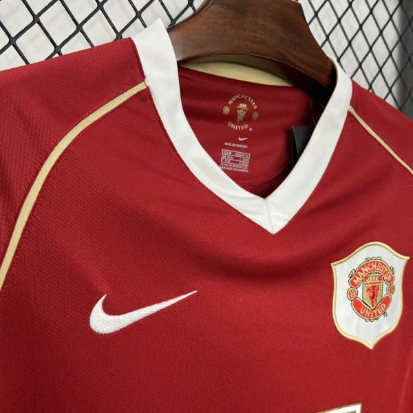 Manchester United 2006/07 Home Retro Jersey - Image 5