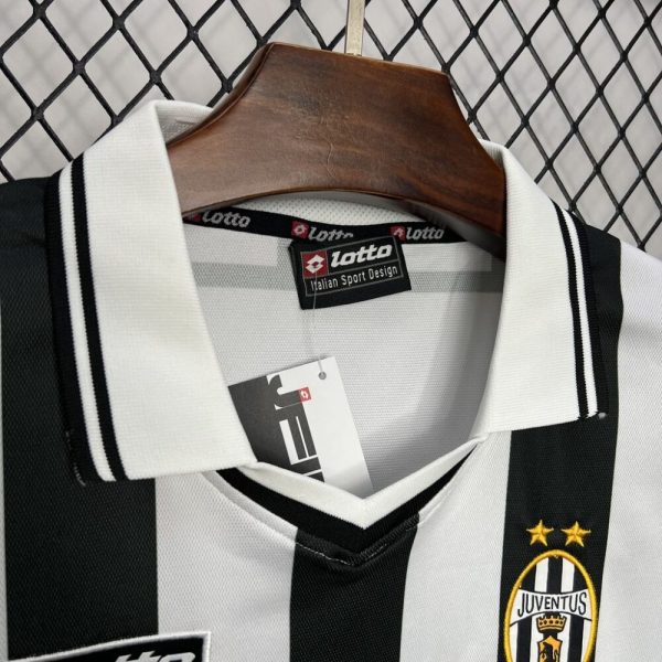 Juventus 2001/02 Home Retro Jersey - Image 7