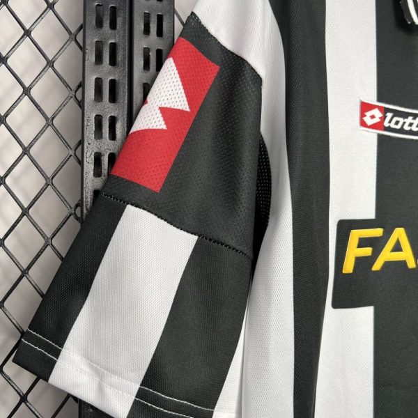 Juventus 2001/02 Home Retro Jersey - Image 6