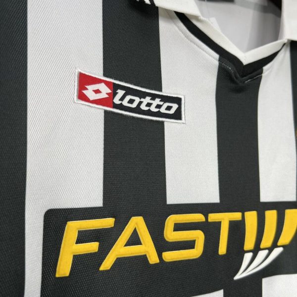 Juventus 2001/02 Home Retro Jersey - Image 5