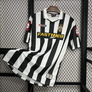 Juventus 2001/02 Home Retro Jersey