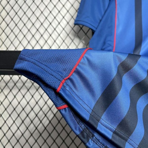 Barcelona 2004/05 Away Retro Jersey - Image 3