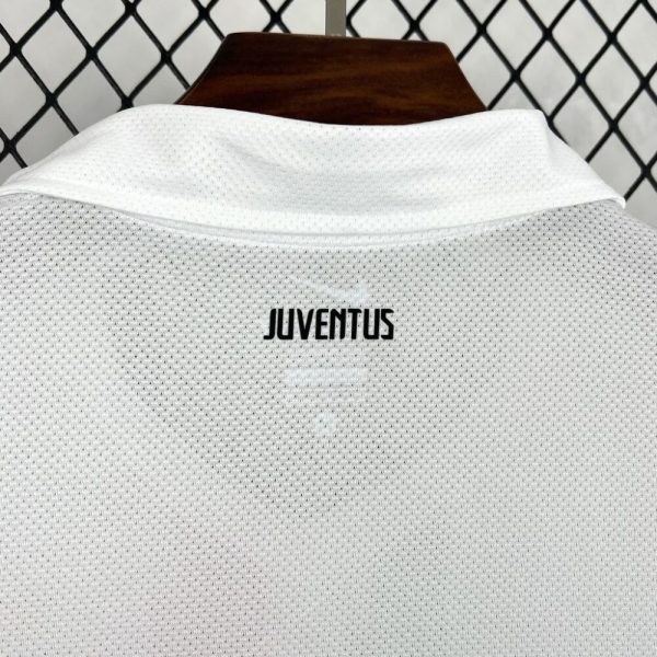 Juventus 2010/11 Away Retro Jersey - Image 3
