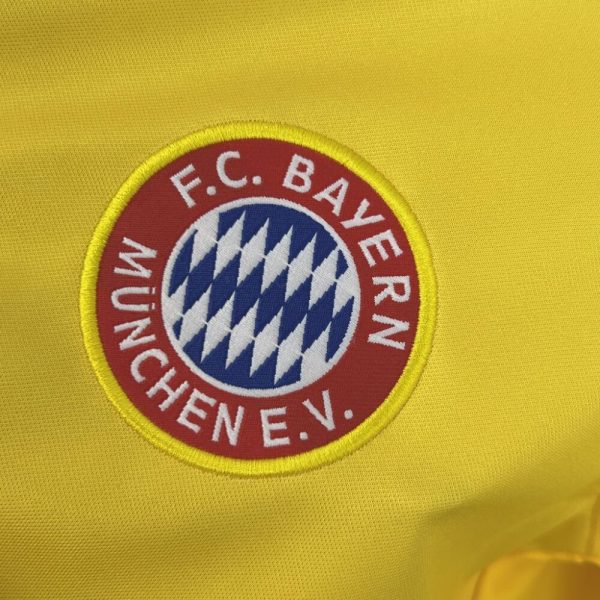 Bayern Munich 1993/95 Away Retro Jersey - Image 4