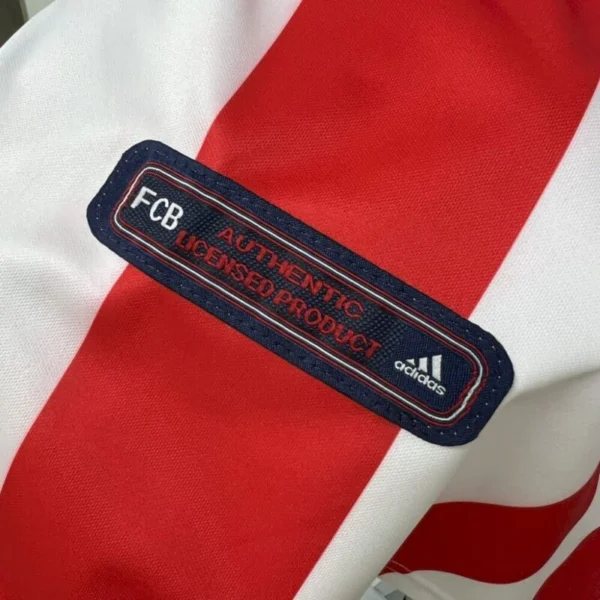 Bayern Munich 2000/01 Away Retro Jersey - Image 9