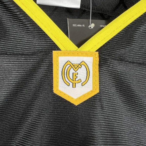 Real Madrid 1999/00 Away Long Sleeves Retro Jersey - Image 9