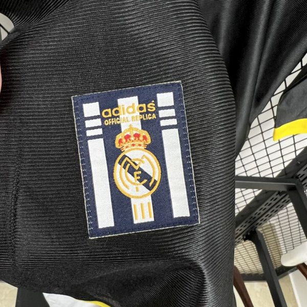 Real Madrid 1999/00 Away Long Sleeves Retro Jersey - Image 8