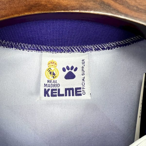 Real Madrid 1994/96 Away Retro Jersey - Image 4