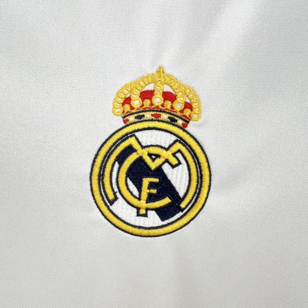 Real Madrid 2004/05 Home Retro Jersey - Image 6