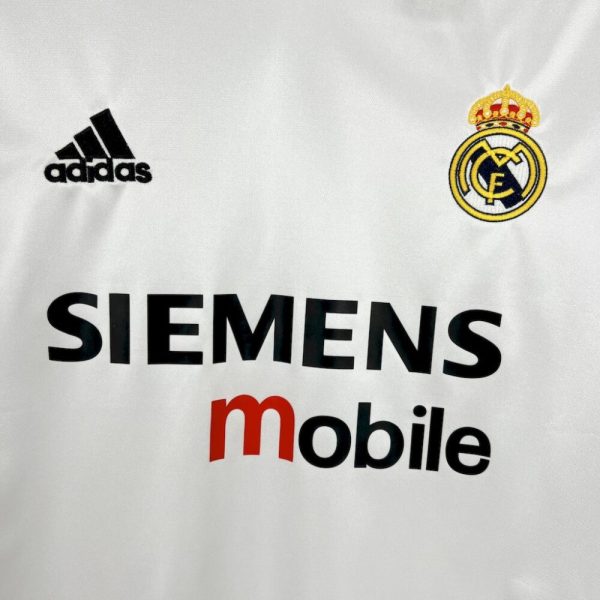 Real Madrid 2004/05 Home Retro Jersey - Image 5