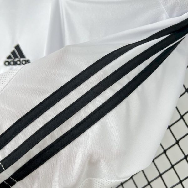 Real Madrid 2004/05 Home Retro Jersey - Image 3