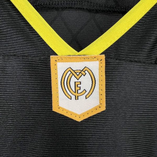 Real Madrid 1999/00 Away Retro Jersey - Image 6