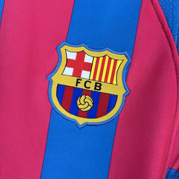 Barcelona 2005/06 Home Retro Jersey - Image 6