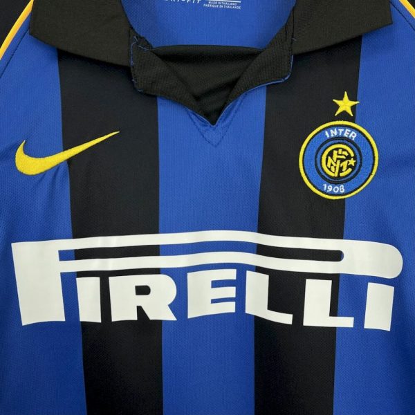 Inter Milan 2001/02 Home Retro Jersey - Image 3