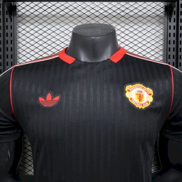 Manchester United 2025/26 Black Terrace Icons Jersey Player Version - Image 4