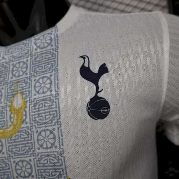 Tottenham Hotspur 2025/26 White Gold Snake Edition Jersey Player Version - Image 3